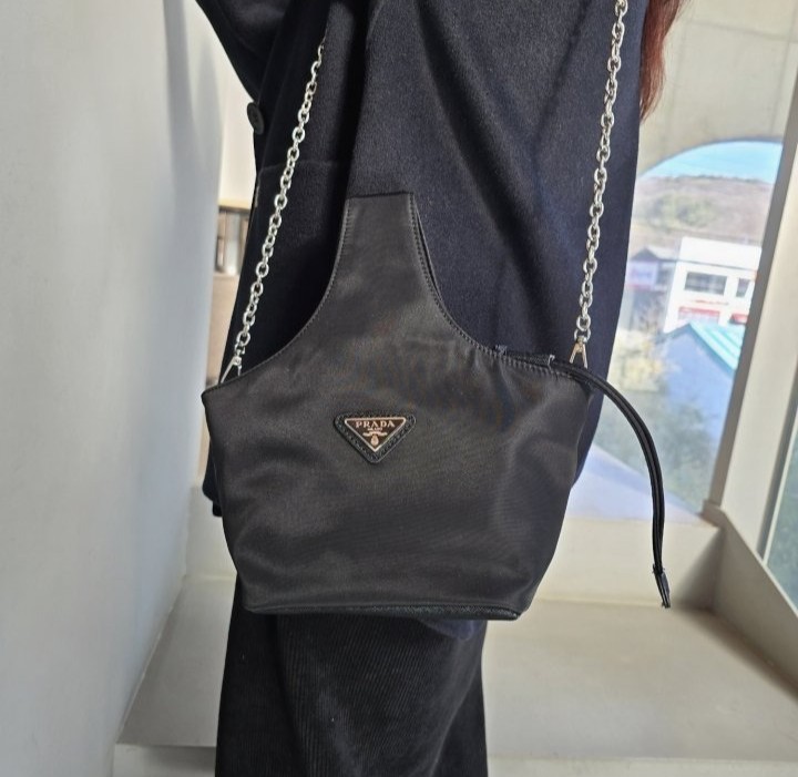 PD 프라다 미니 삼각 버킷백  