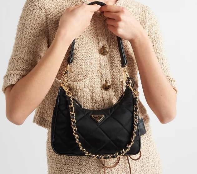 PD 프라다 테수토 패딩 스티치