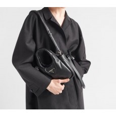 PD 프라다 나파가죽 패딩 쇼퍼 스몰