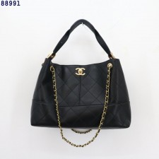 CN 샤넬 2024/25 공방 카프스킨 미듐 쇼핑백