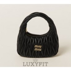 MU  미우미우 완더 마테라쎄 나파 가죽 호보 백