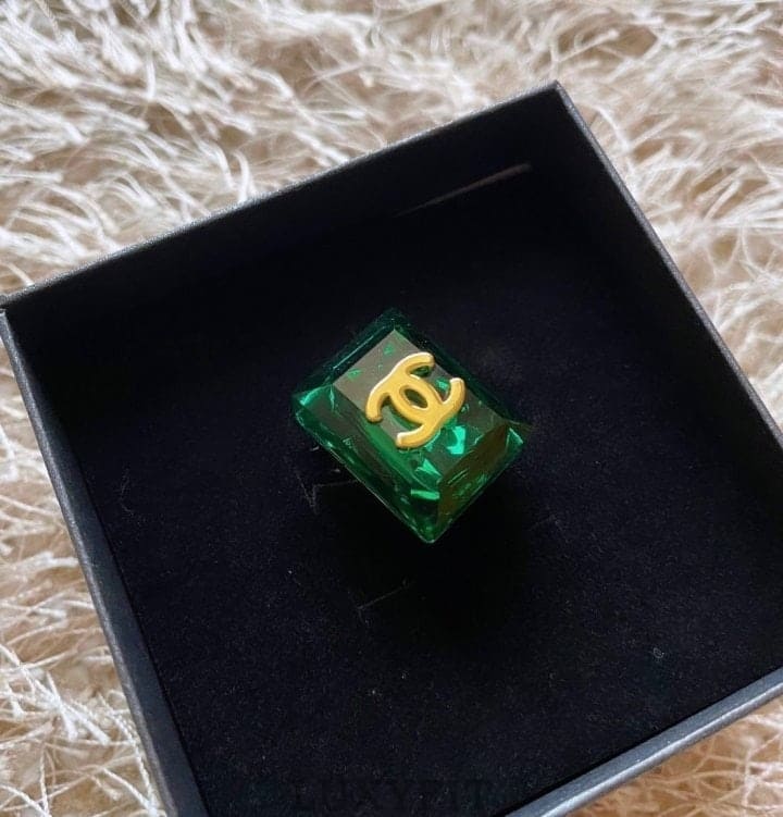 CN 샤넬 사각 브로치