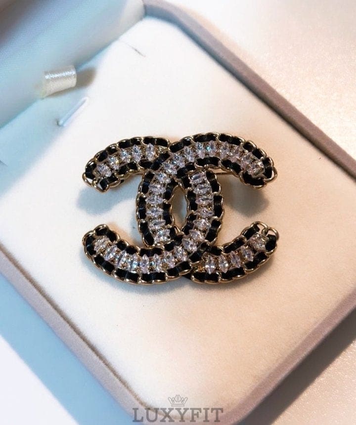 CN 샤넬 스톤 레더 브로치