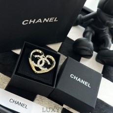 CN 샤넬 신상 하트 브로치