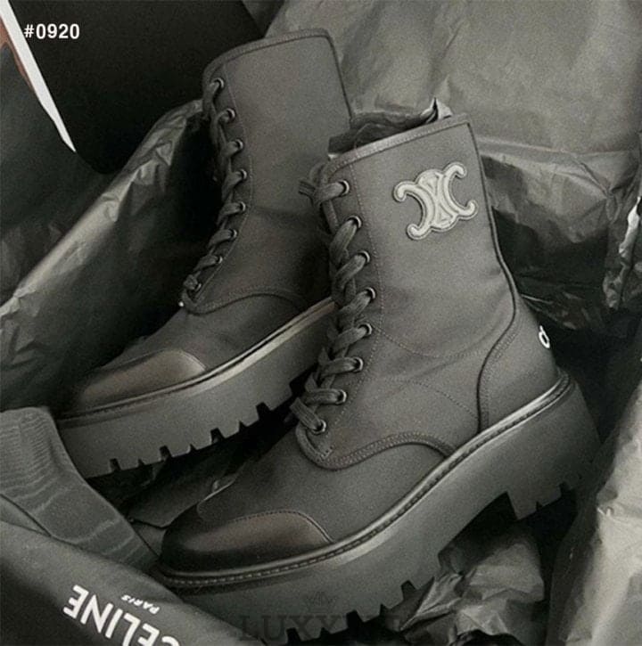 CN 셀린느 벌키 레이스업 부츠