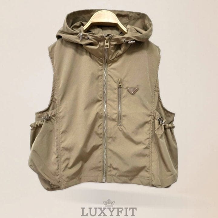 PD 프라다 포켓 후드 조끼