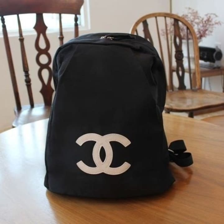 CN 샤넬 기프트 백팩