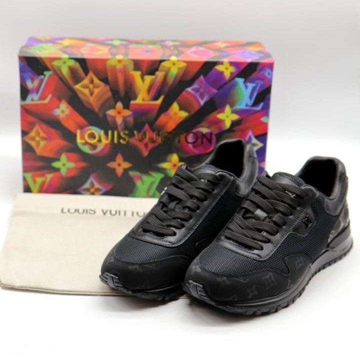 LV 루이비통 런 어웨이 모노그램 남성 스니커즈 블랙