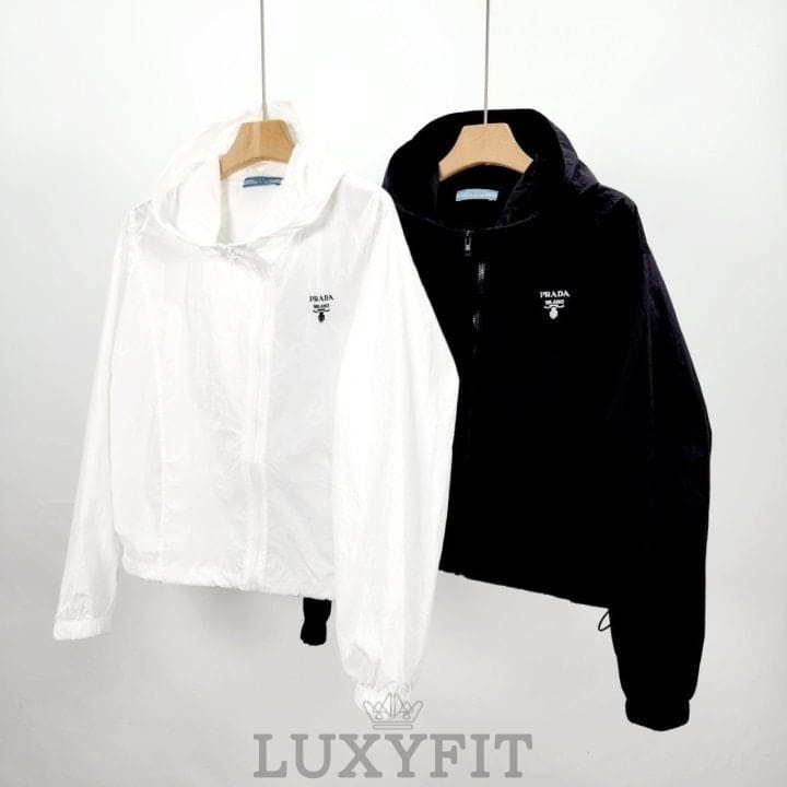 PD 프라다  후드 바람막이 점퍼