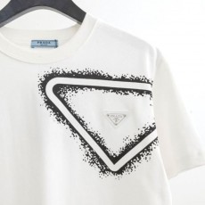 PD 프라다 반플레이트 나염 클래식 티셔츠