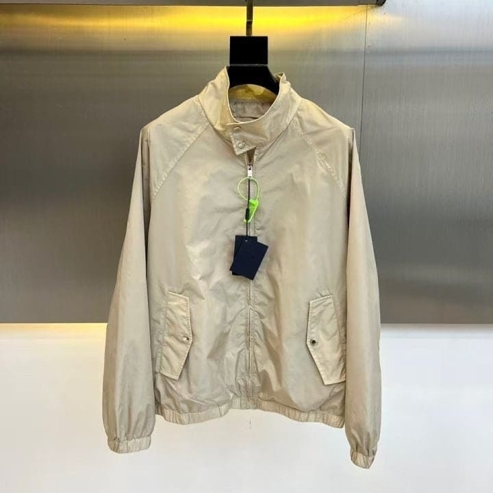 PD 프라다 트라이앵글 백로고 자켓