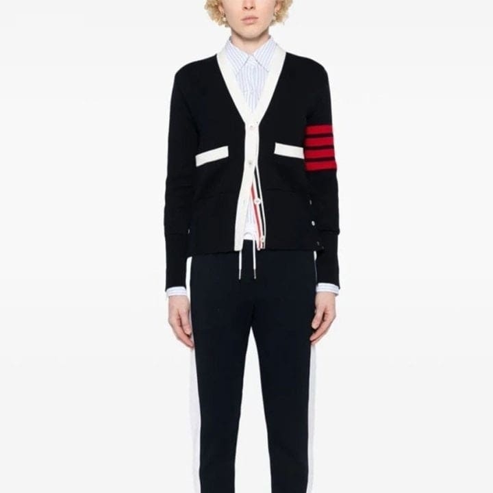 TB [여성] 톰브라운 클래식 밀라노 사선 4바 V넥 가디건