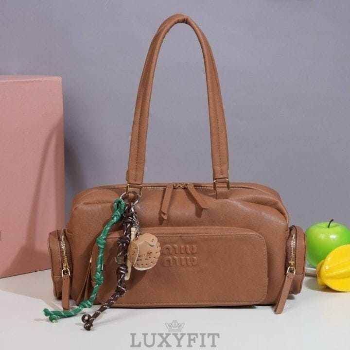 MU 미우미우 가죽 토트백