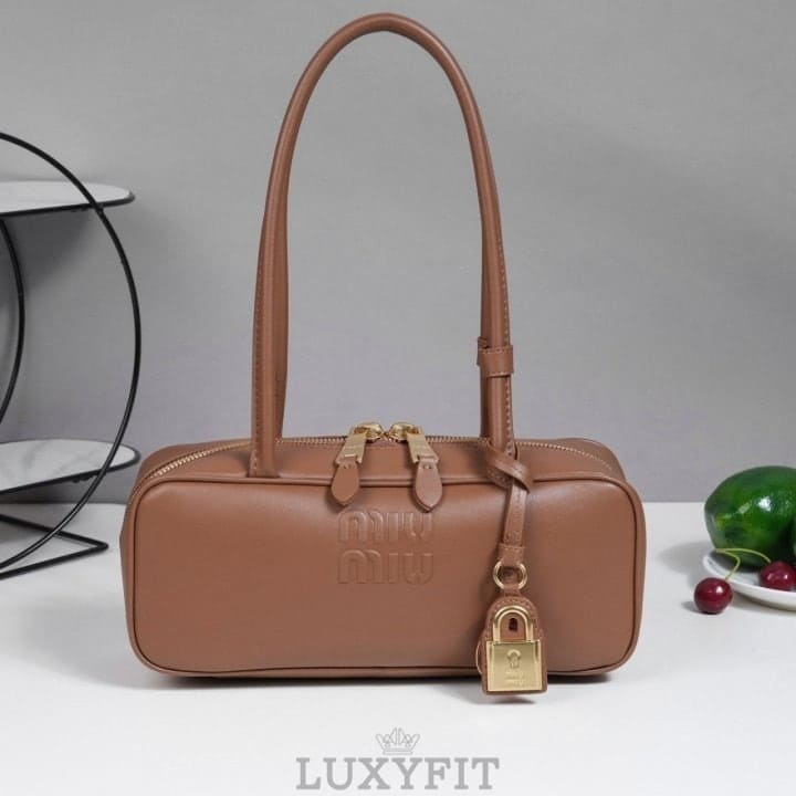 MU 미우미우 토트 가죽 보 백