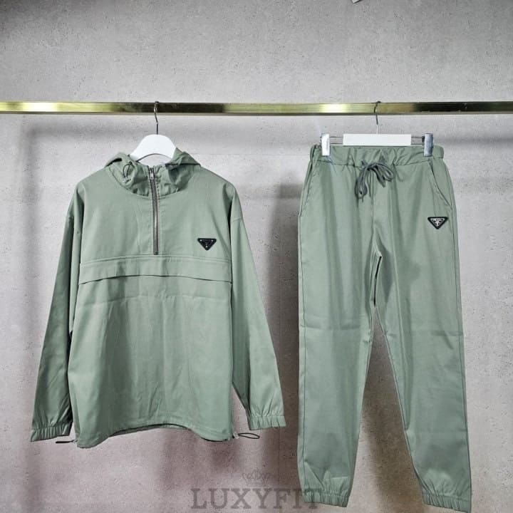 PD 프라다 아노락 스트링 후드 &조거 밴딩 팬츠 SET