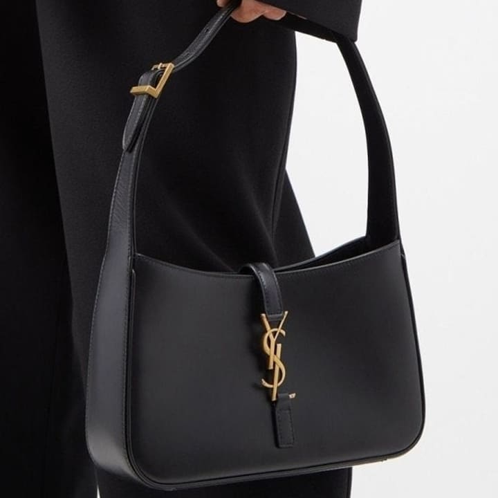 YS 생 로랑 스무드 르 5A7 핸들