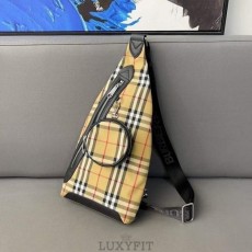 BB 버버리 삼각 힙색