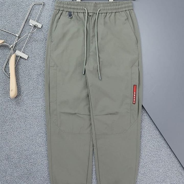 PD 프라다 클래식 레드로고 패치 조거 팬츠