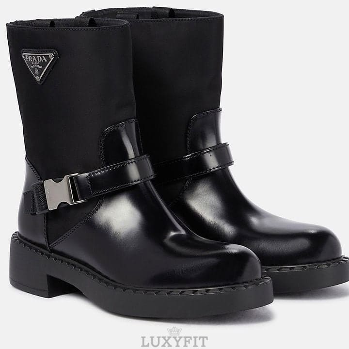 PD 프라다 브러쉬드 레더 리나일론 버클 앵글 부츠