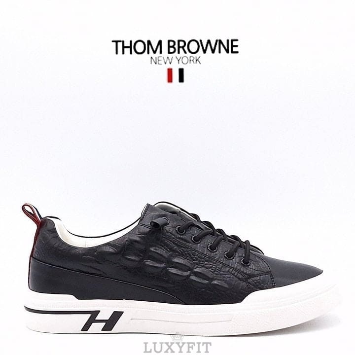 TB 톰브라운 남성 스니커즈입니다