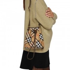 BB 버버리 드로잉 체크 버킷 미니