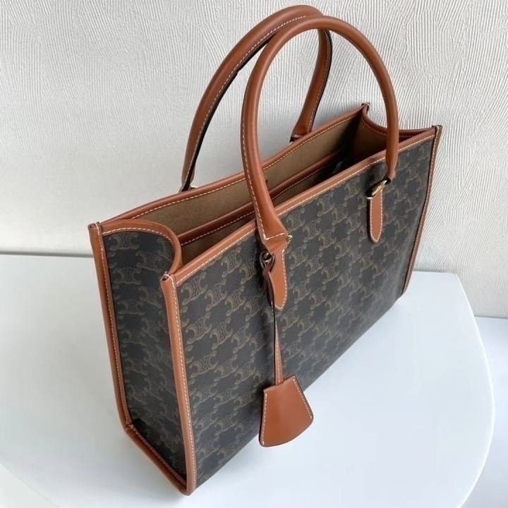 CL 셀린느 트리오페 호리즌탈 카바스 토트백 미듐