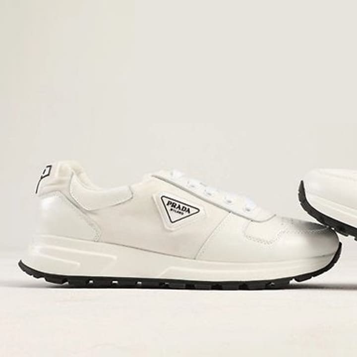 PD 프라다 로우탑 스니커즈 화이트