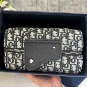 DO 디올 링고(Lingot) 오블리크 토일레트리 파우치