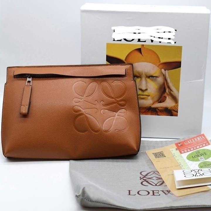 LW 로에베 TC500W05 클러치백