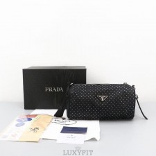 PD 프라다 리나일론 백 스터드 블랙