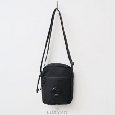 C.P 컴퍼니 나일론 크로스 바디백