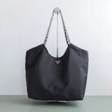 PD 프라다 리나일론 체인 빅 쇼퍼백