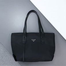 PD 프라다 리나일론 삼각로고 토트백