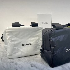 CN 샤넬 패딩 파우치핸드백