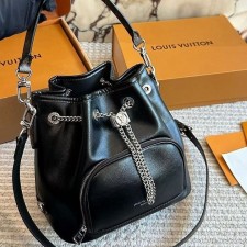 LV 루이비통 노웨이 바이브