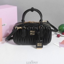 MU 미우미우 아르카디 마테라세 토트백