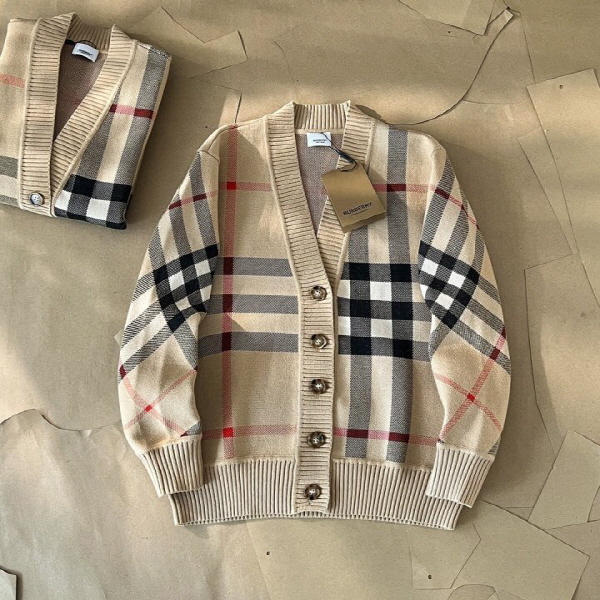 (국내) BB 버버리 23FW 체크 울 블렌드 가디건 - 수입