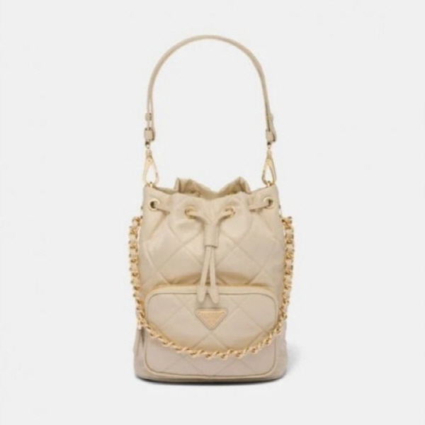 (국내) PD 프라다 퀄팅 버킷백 베이지