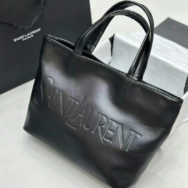 (국내) YS 생 로랑 23FW 엠보 로고 토트백 756269 AACIW 1000